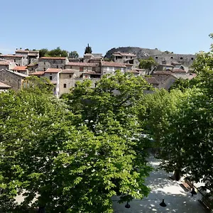 auberge-de-banne.hotels-rhonealpes.com/