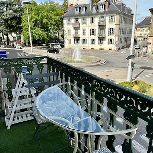 D Exception 100m2 Avec Parking - Centre Historique , Chambéry Francia